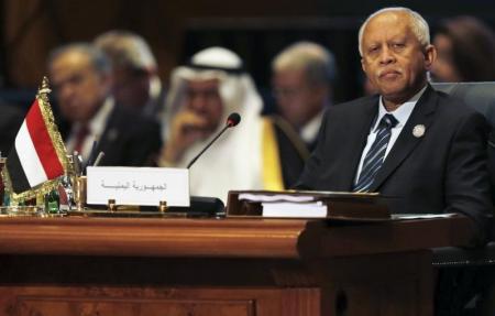 وزير الخارجية اليمني رياض ياسين خلال الجلسة الافتتاحية للقمة العربية في منتجع شرم الشيخ المصري يوم 28 مارس اذار 2015. تصوير: عمرو عبد الله دلش - رويترز.
