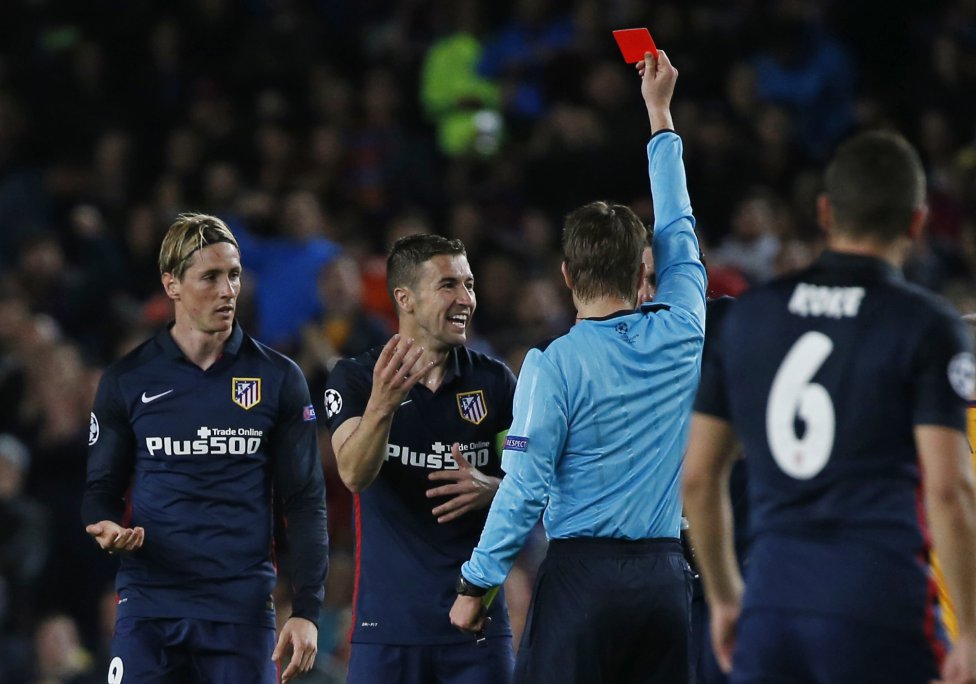 Así fue la expulsión de Fernando Torres ante el Barcelona