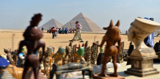 عدد السياح الوافدين لمصر يتراجع 45.9% في فبراير