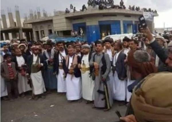 عاجل | عبدالملك الحوثي يأمر بإحتجاز أبو علي الحاكم وقيادات اخرى من مليشياته في صنعاء – تفاصيل